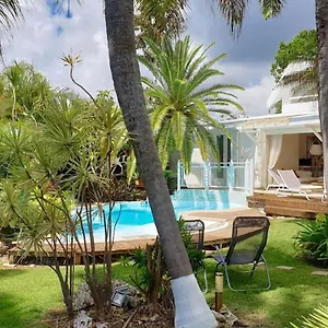 Villa Piscine Et Iguanes En Bord De Mer Proche Plages Marina Et Golf, Saint-Francois (Grande-Terre)